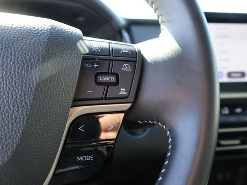 Used 2025 Toyota Camry SE image 27