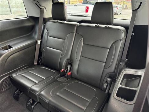 Used 2023 GMC Acadia SLT AWD/4WD image 8