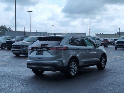 Used 2024 Ford Edge SEL AWD/4WD image 7