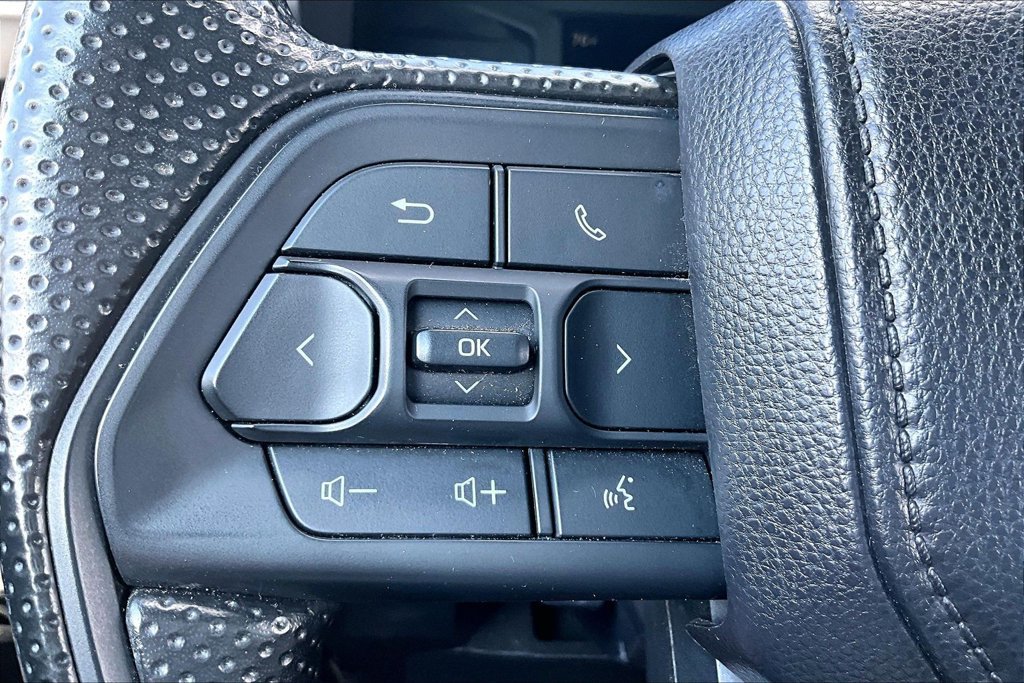 Used 2025 Toyota Tacoma SR5 AWD/4WD image 16