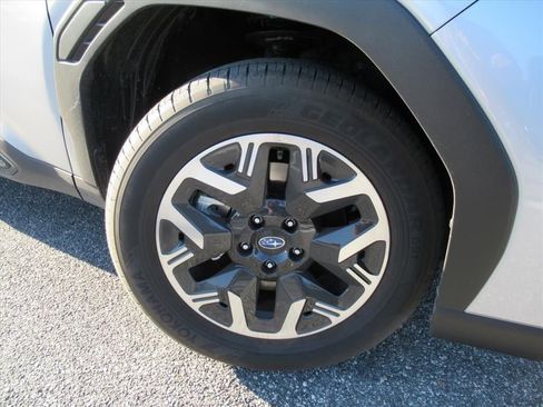 Used 2025 Subaru Forester Premium image 7