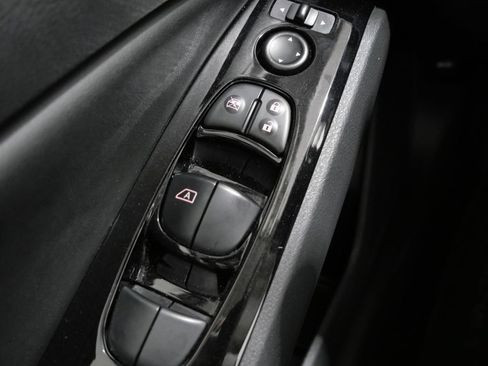 Used 2025 Nissan Altima 2.5 SR FWD image 12