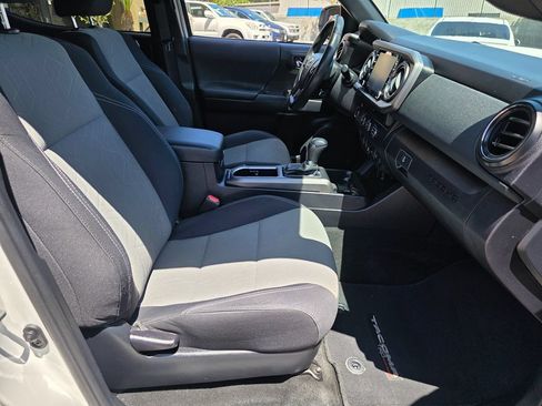 Used 2020 Toyota Tacoma TRD Off-Road w/ Technology Package RWD image 15