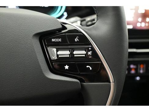 New 2026 Kia Niro EX FWD image 21