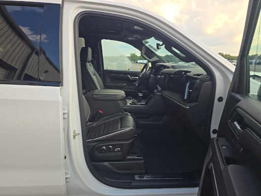 Used 2024 GMC Sierra 1500 AT4X AWD/4WD image 9