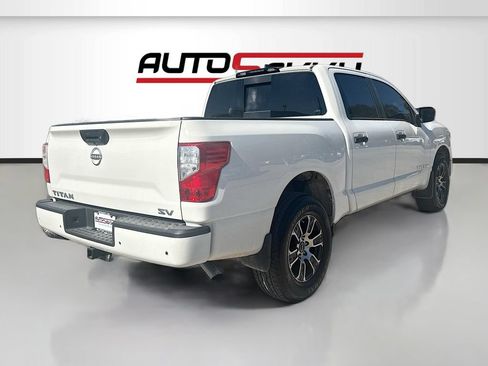 Used 2024 Nissan Titan SV w/ SV Convenience Package RWD image 7
