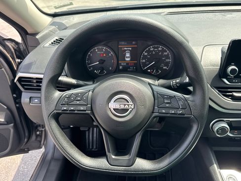 Used 2024 Nissan Altima 2.5 S FWD image 13