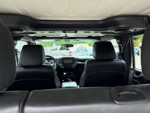 Used 2012 Jeep Wrangler Unlimited Sahara AWD/4WD image 75