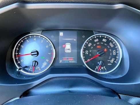 Used 2021 Toyota RAV4 XLE image 12