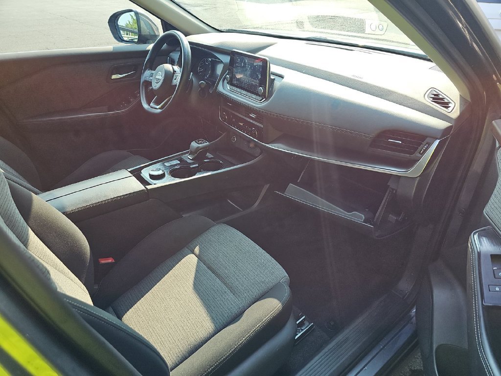 Used 2023 Nissan Rogue SV AWD/4WD image 5