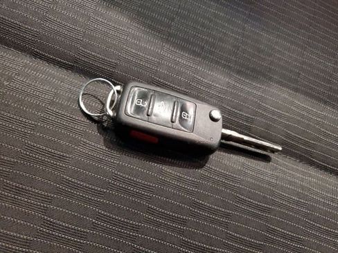 Used 2014 Volkswagen Tiguan S image 30