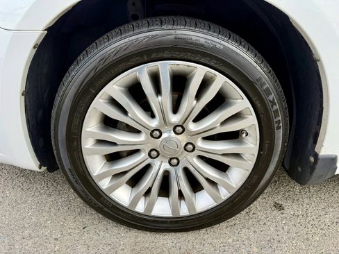 Used 2011 Chrysler 200 Limited image 10