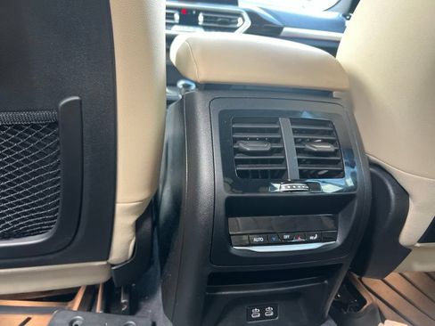 Used 2024 BMW X3 sDrive30i w/ Convenience Package w/ZPA RWD image 12