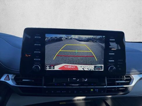 Certified 2022 Toyota Sienna Limited image 14