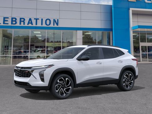 New 2026 Chevrolet Trax RS w/ Sunroof Package FWD image 2