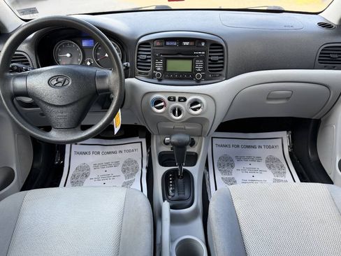 Used 2011 Hyundai Accent GLS FWD image 11
