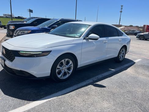 Used 2025 Honda Accord LX image 4
