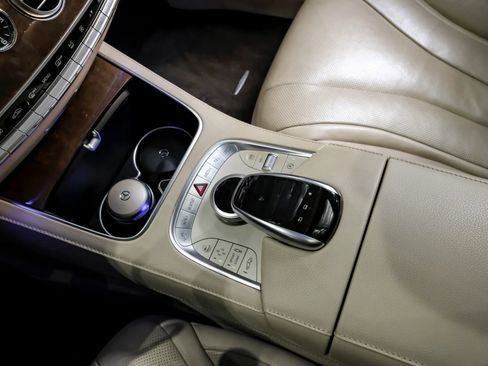 Used 2015 Mercedes-Benz S 550 Sedan image 25