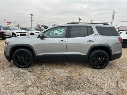 Used 2023 GMC Acadia SLE w/ Driver Convenience Package image 2