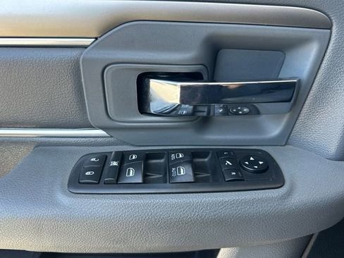 Used 2019 RAM 1500 Classic SLT AWD/4WD image 12