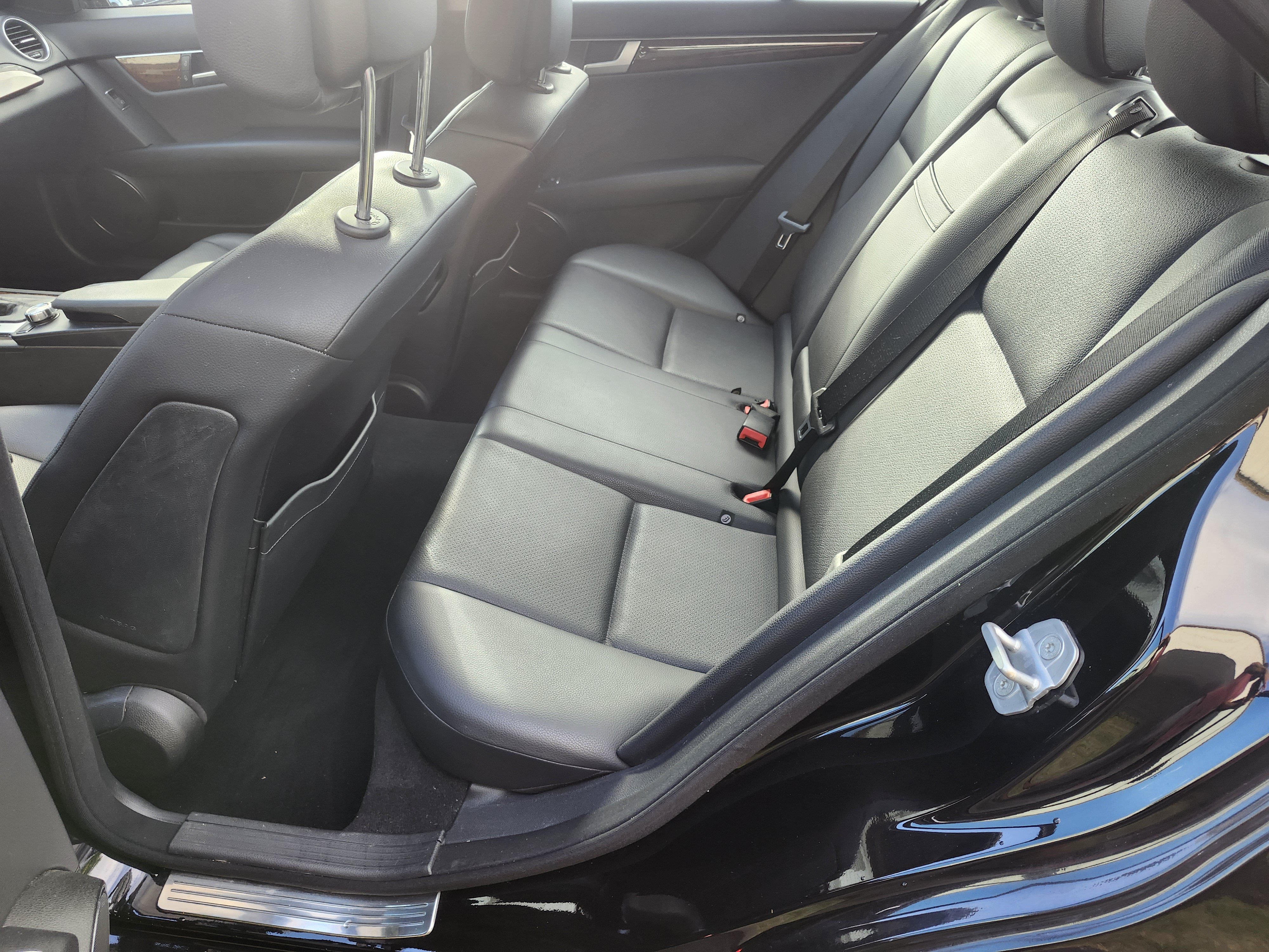 Used 2013 Mercedes-Benz C 300 4MATIC Sedan image 5