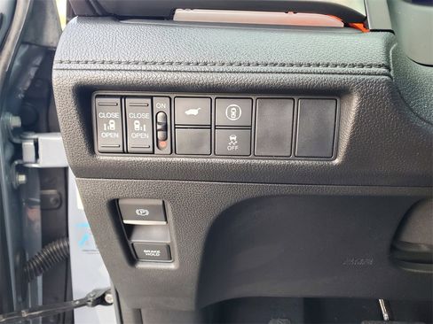 Used 2023 Honda Odyssey Sport image 24