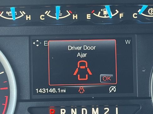 Used 2017 Ford F150 XLT w/ Equipment Group 302A Luxury AWD/4WD image 31
