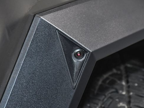 Used 2025 Tesla Cybertruck AWD Crew Cab image 21