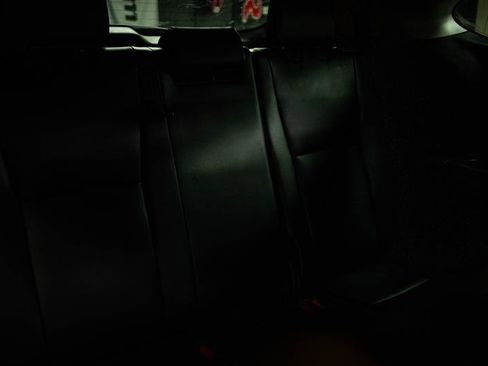 Used 2022 Toyota Highlander XLE image 12