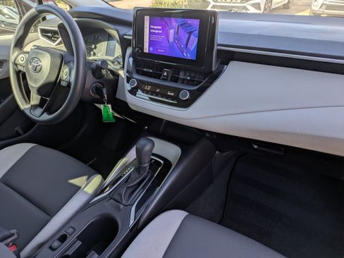 Used 2023 Toyota Corolla LE image 12