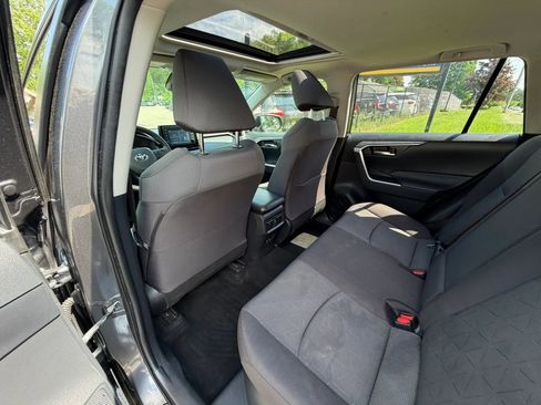 Used 2019 Toyota RAV4 XLE w/ Convenience Package AWD/4WD image 18