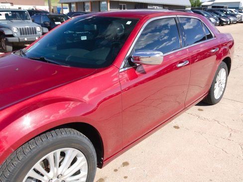 Used 2014 Chrysler 300 C AWD/4WD image 7