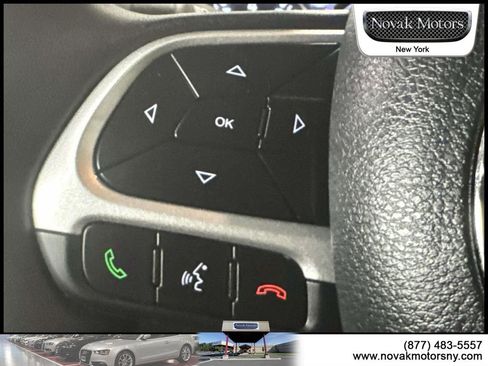 Used 2023 Jeep Renegade Trailhawk AWD/4WD image 18