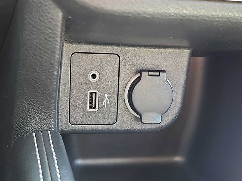 Used 2019 Nissan Kicks SV FWD image 23
