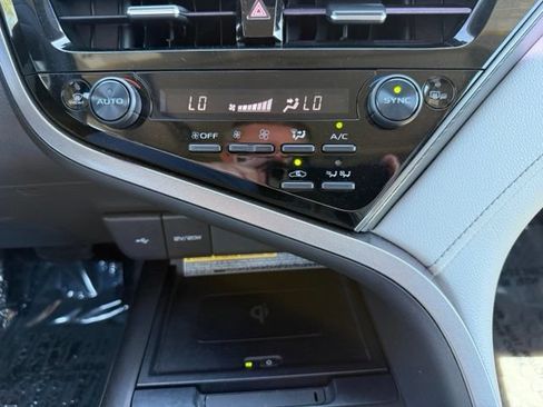 Used 2021 Toyota Camry SE w/ Audio Upgrade Package FWD image 25