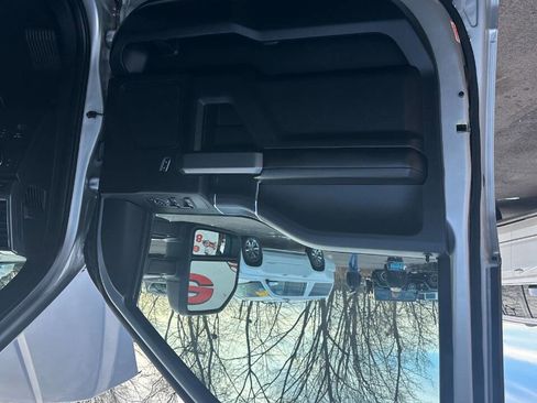 Used 2018 Ford F150 XLT w/ Equipment Group 302A Luxury image 9