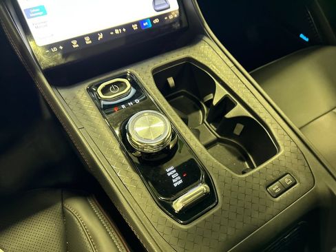 Used 2024 Jeep Wagoneer Launch Edition AWD/4WD image 26