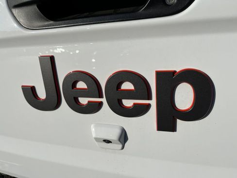 Used 2022 Jeep Gladiator Mojave w/ LED Lighting Group AWD/4WD image 42