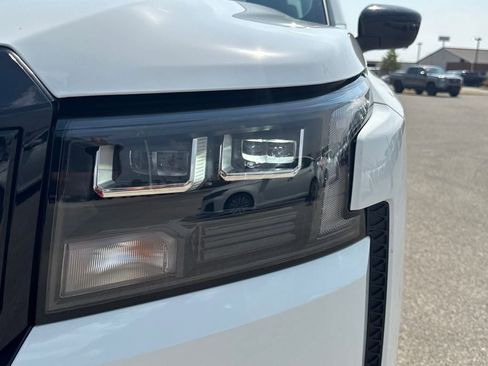 New 2026 Nissan Frontier SV w/ All-Weather Content Package image 9