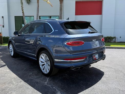 Used 2021 Bentley Bentayga image 16
