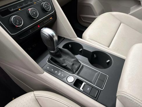 Used 2018 Volkswagen Atlas SE image 18