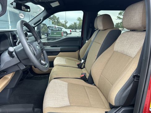 Used 2024 Ford F250 XLT w/ Black Appearance Package image 15