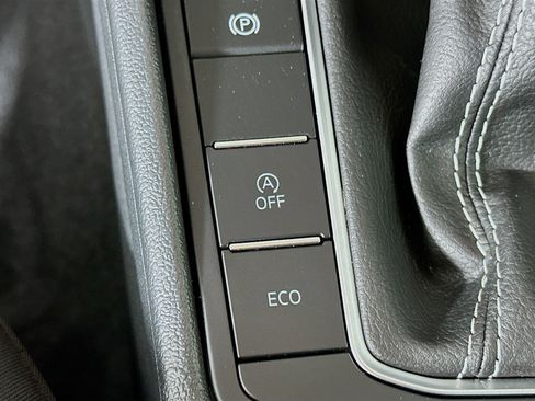 Used 2025 Volkswagen Jetta Sport FWD image 25