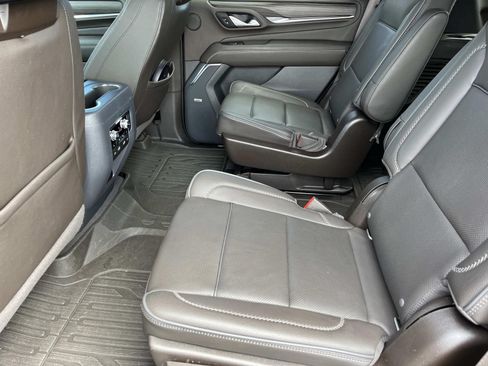Used 2022 GMC Yukon Denali w/ Denali Ultimate Package AWD/4WD image 19