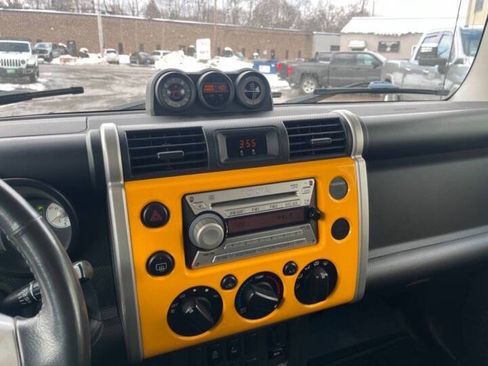 Used 2007 Toyota FJ Cruiser 4WD image 14