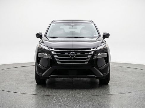 Used 2025 Nissan Rogue SV FWD image 2