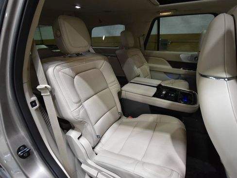 Used 2019 Lincoln Navigator Reserve AWD/4WD image 52