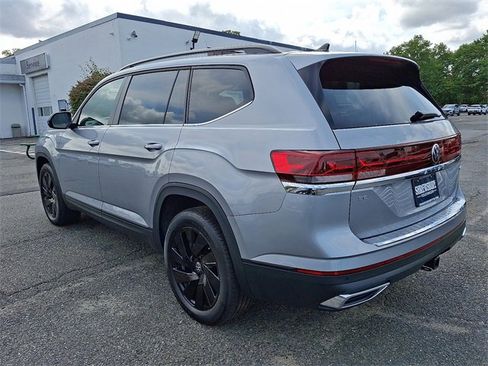 New 2026 Volkswagen Atlas SE image 3