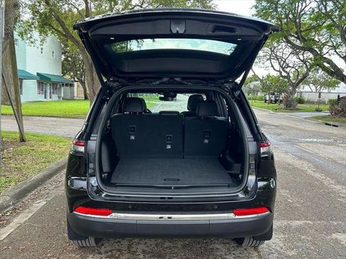 Certified 2025 Jeep Grand Cherokee Limited w/ MOPAR Finishing Package RWD image 32