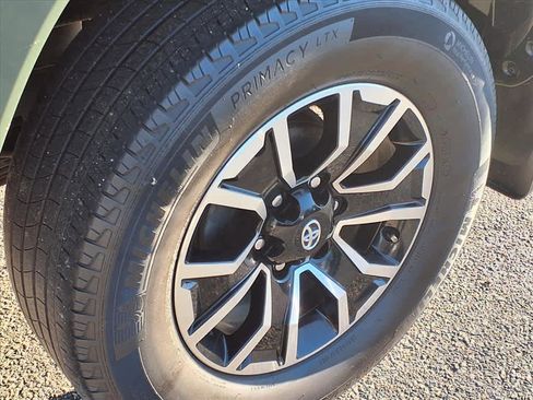 Used 2022 Toyota Tacoma TRD Sport image 24